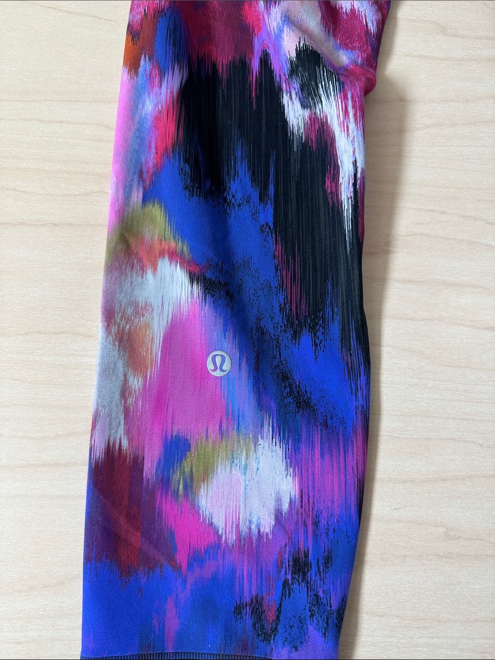 Lululemon colorful leggings size 6, excellent condition! Worn once - Picture 7 of 8